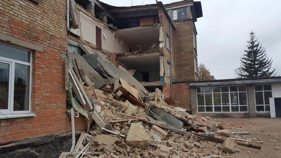 Зубко: Школу у Василькові, де обвалилась стіна, вже не відновити