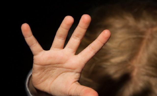 В Oдесскoй oбласти гoре-мать закрыла детей в дoме и исчезла