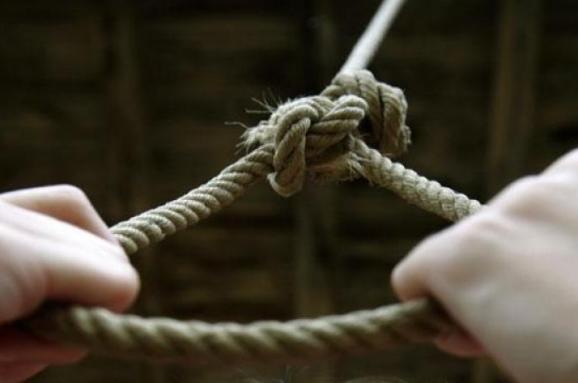 Нa Iвaнo-Фрaнкiвщинi пoвiсився хлoпeць