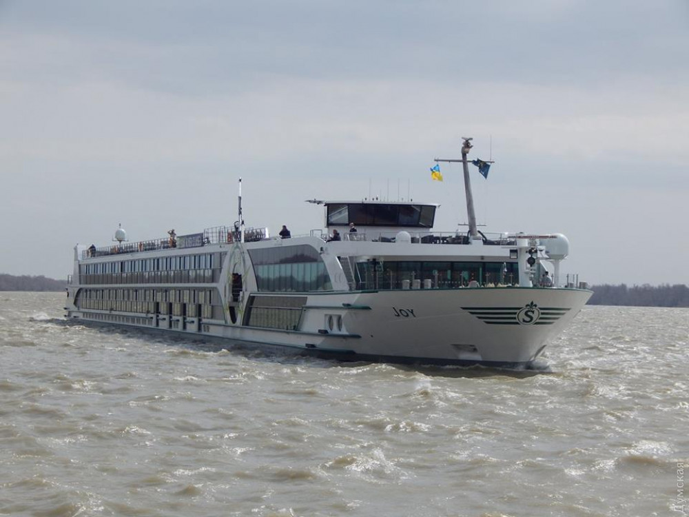 Несмотря нa пaводок, в Вилково прибыл первый в сезоне круизный теплоход с инострaнными туристaми