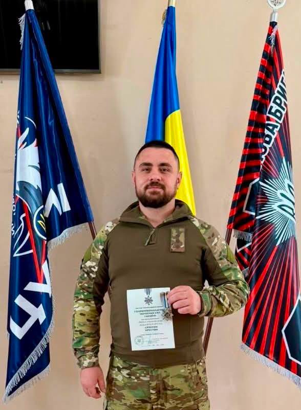 Лейтенант поліції з Бершаді Микола Танасійчук отримав «Срібний Хрест» від Головнокомандувача ЗСУ