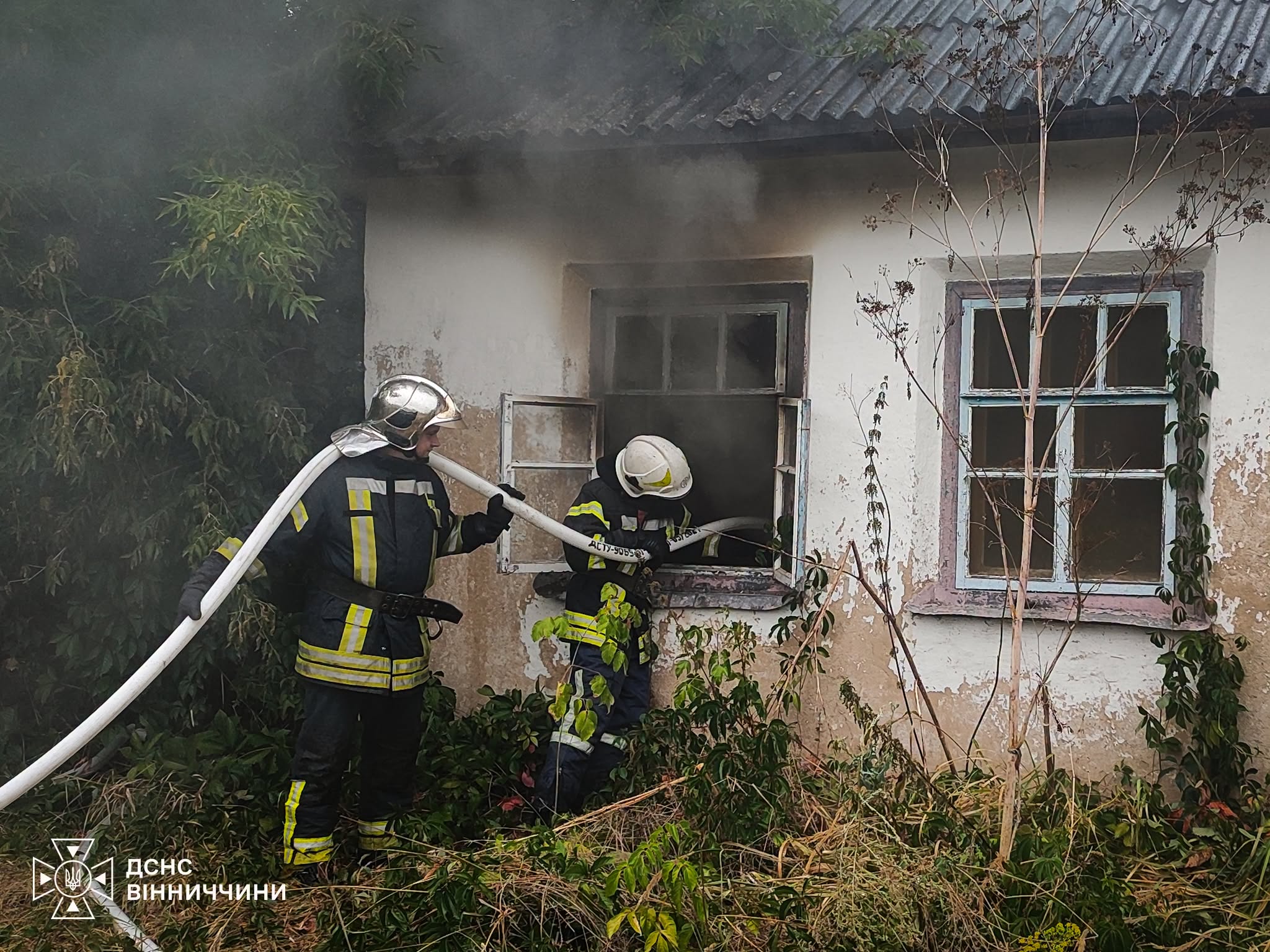 На Вінниччині рятувальники за добу загасили чотири пожежі в житловому секторі
