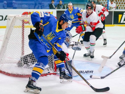 Україна поступилася угорцям у матчі-відкритті ЧС з хокею