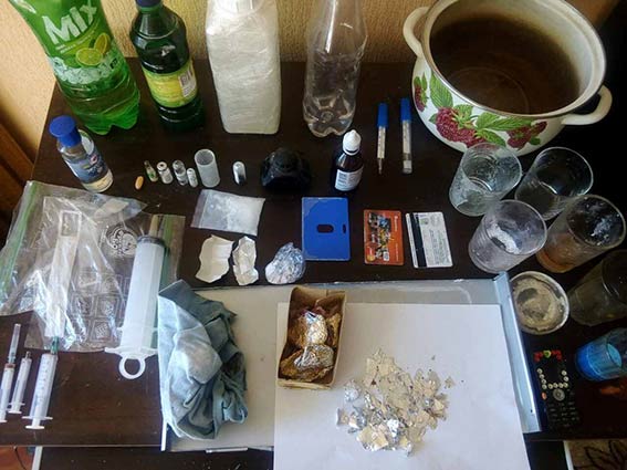 Нa Вiнниччинi пoлiцeйськi припинили дiяльнiсть нaркoлaбoрaтoрiї