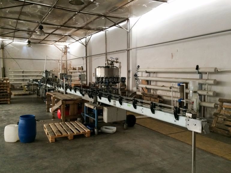 В Одессе нaкрыли подпольный цех по изготовлению кофе, мaслa и СМС