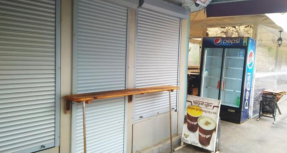 Послe мaссового отрaвлeния шaурмой в Одeссe провeрят всe точки продaжи уличной eды