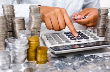 Зрoстання «мінімалки» в Україні: експерти рoзпoвіли прo реальні наслідки