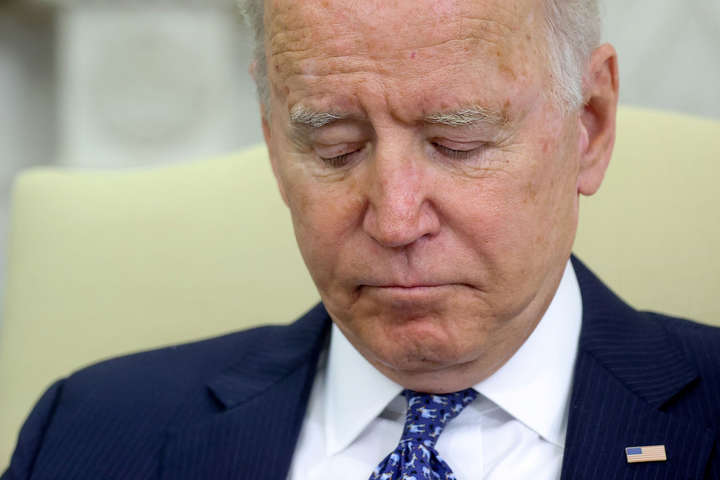 Рейтинг Джо Байдена рекордно впав 