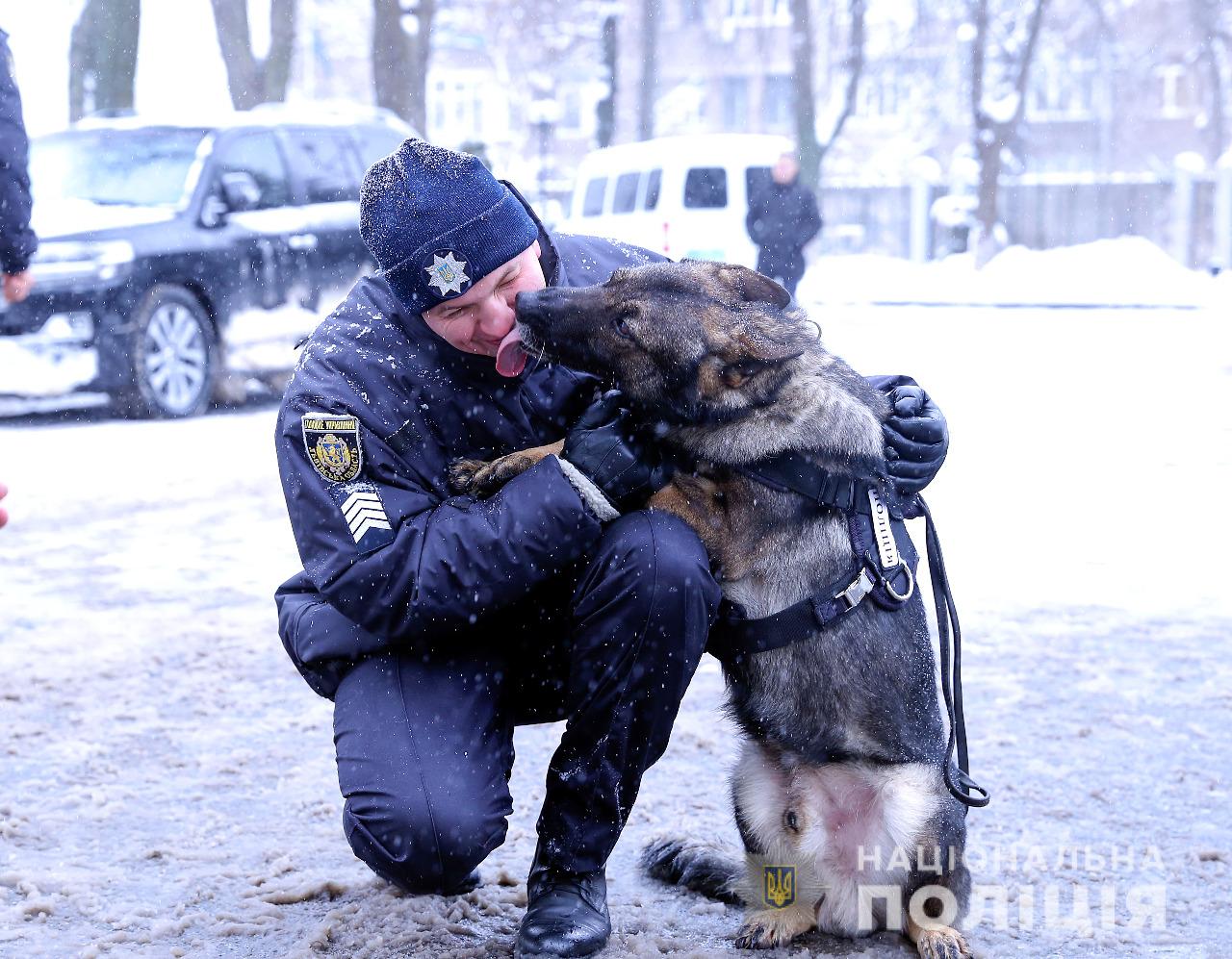 Кінологічні та криміналістичні служби Нацполіції отримали 29 спеціально обладнаних автомобілів