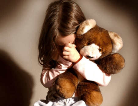 У Києві жінка покинула дитину в хостелі