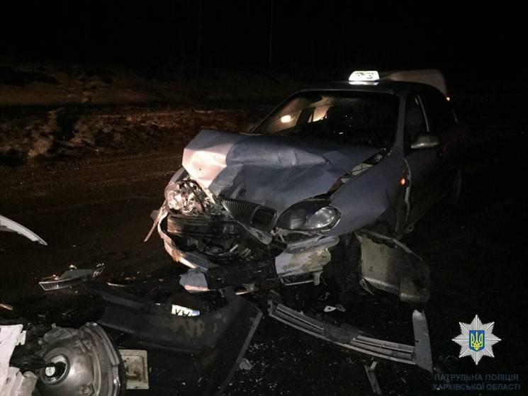 У Харкові таксист вилетів на зустрічну смугу та влаштував ДТП