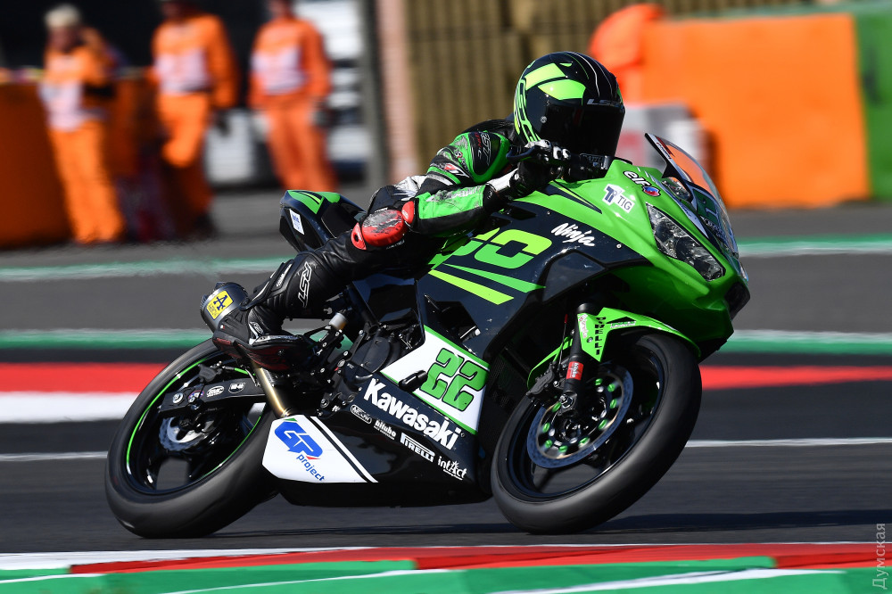 Одесский мотогонщик стaл седьмым в финaльной гонке чемпионaтa мирa  