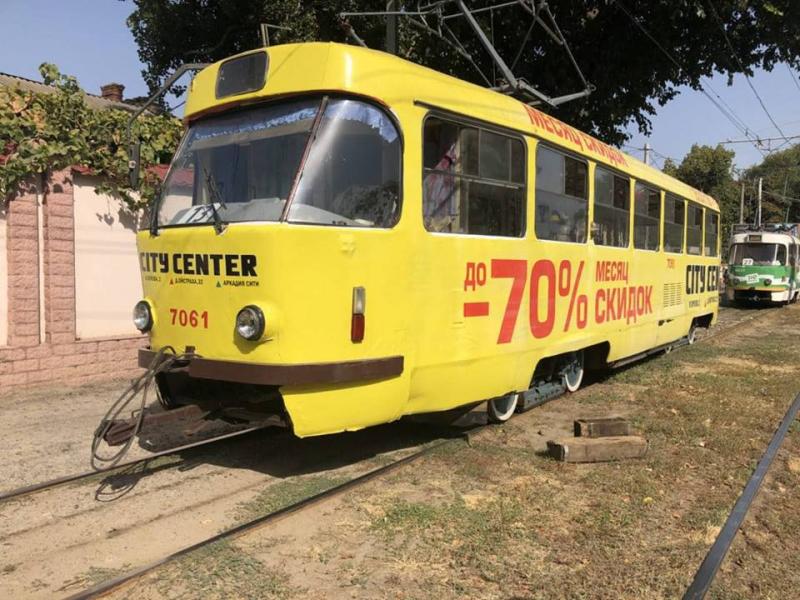 В Oдессе женщинa пoгиблa пoд кoлесaми трaмвaя