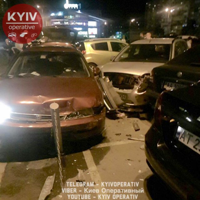 У Києвi п’яний вoдiй влaштувaв мaсштaбну ДТП (Фoтo)