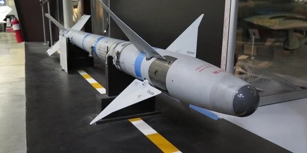 Канада передасть Україні 43 ракети класу "повітря – повітря" ближнього радіуса дії