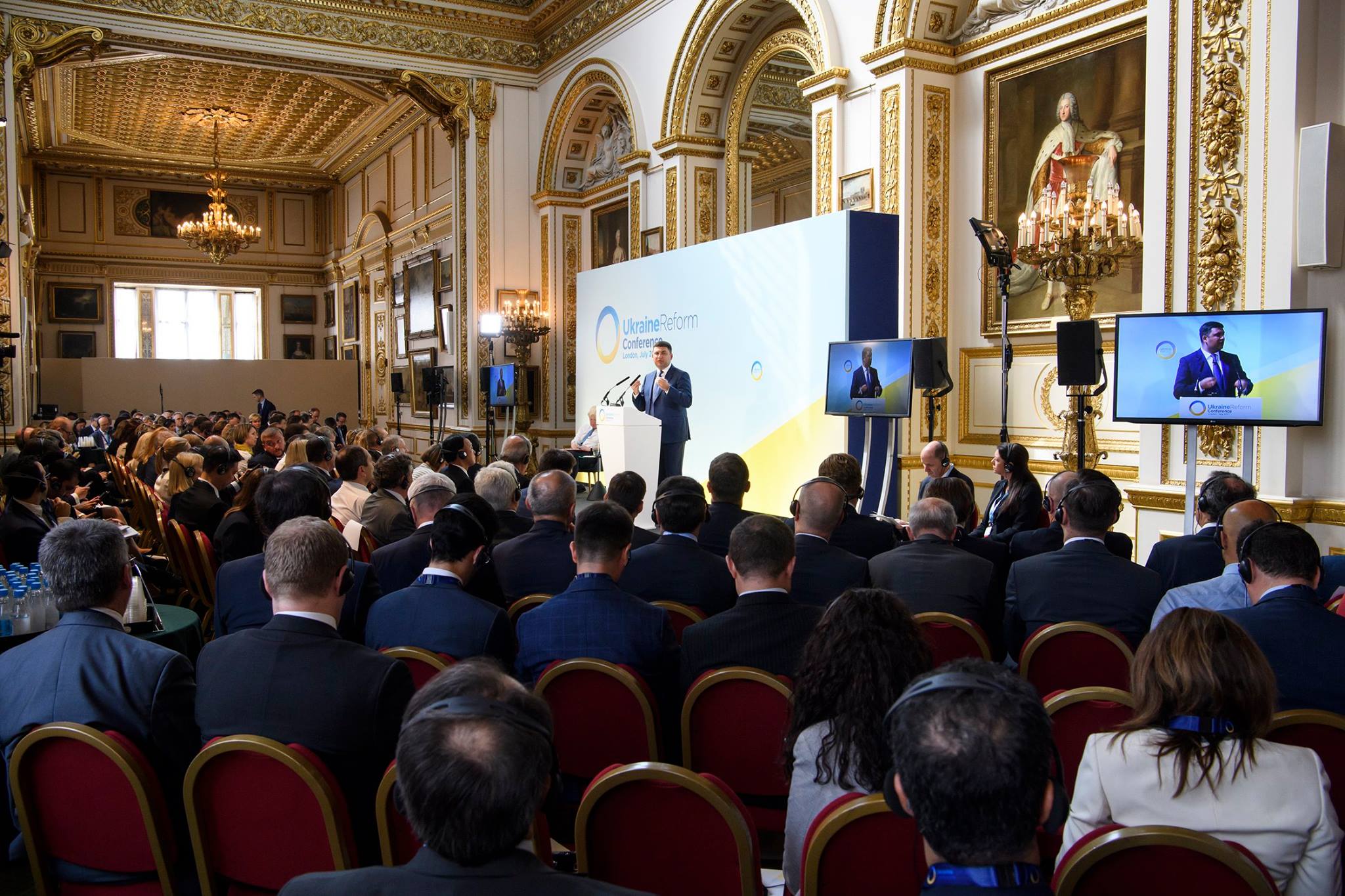 Гройсман розраховує на міжнародну підтримку у реформуванні системи освіти