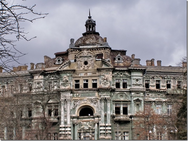 Кто восстановит дом Руссова?