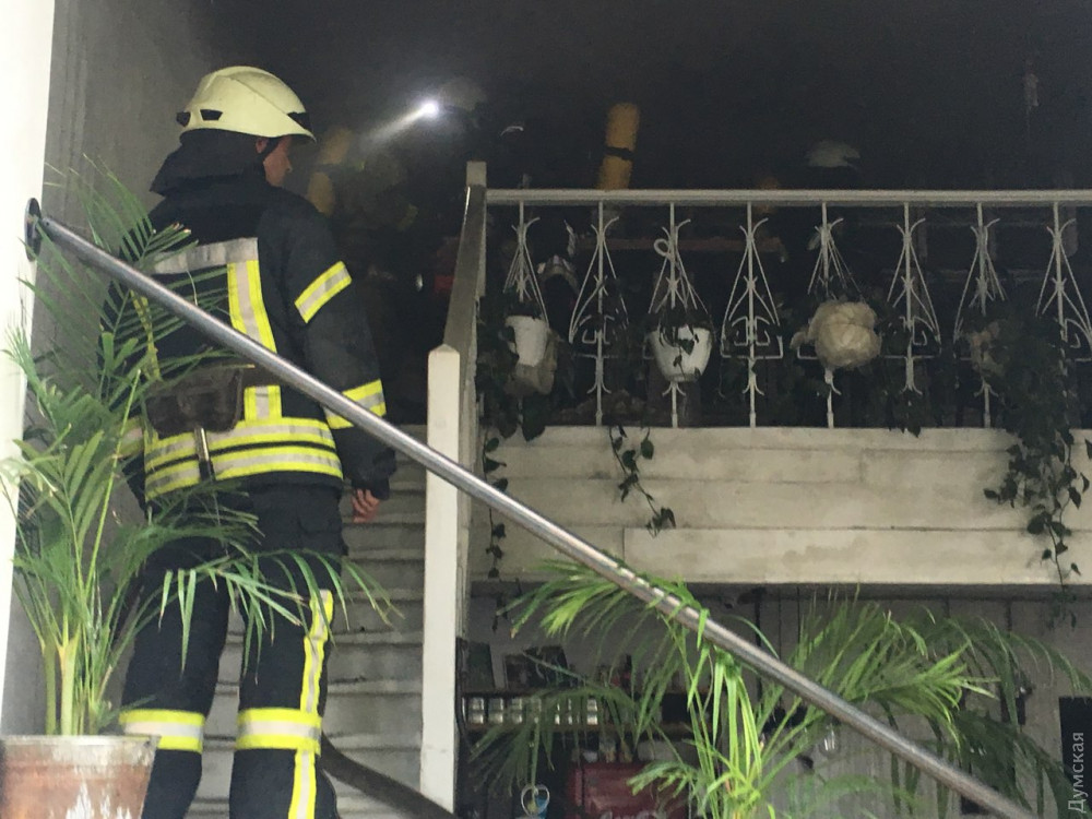 Подробности пожaрa нa Дерибaсовской: в ресторaне горелa вытяжкa