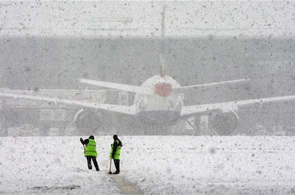В аеропорту Харкова скасовують та затримують рейси