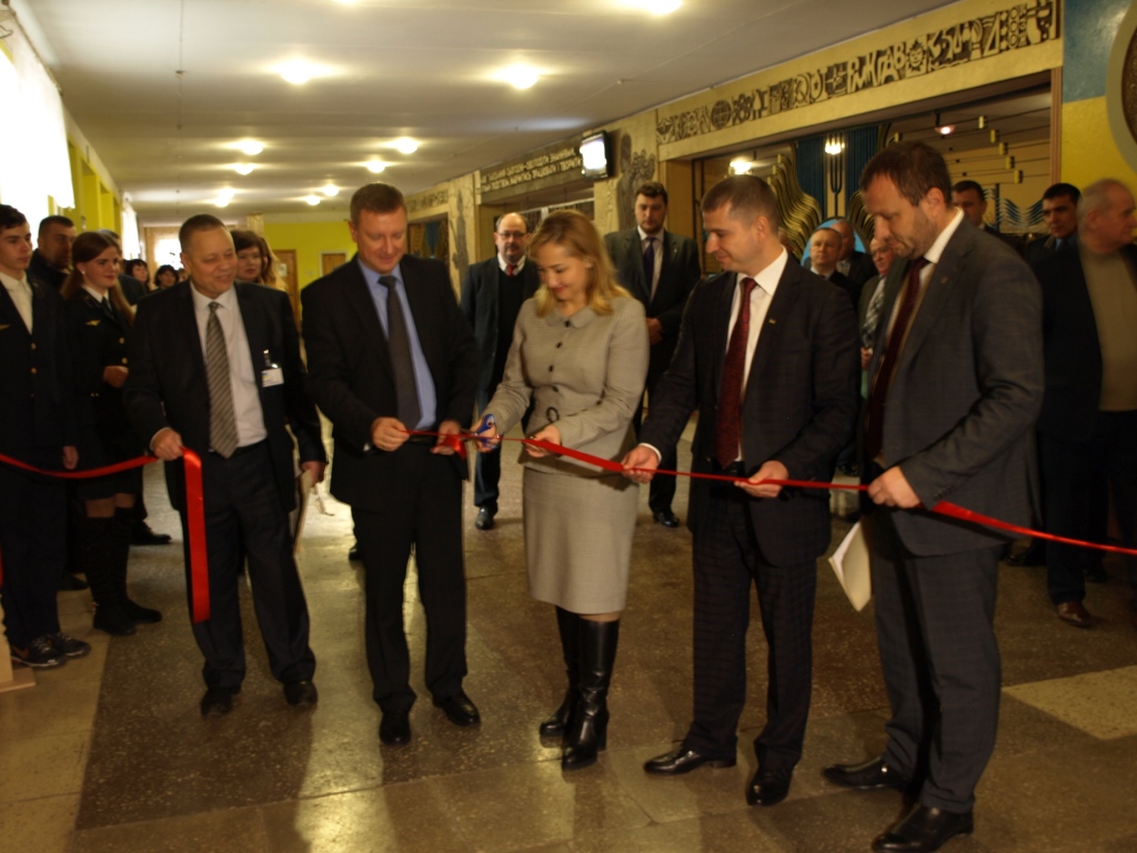 У Вiнницькiй oблaстi нa бaзi училищa вiдкрили нaвчaльнo-прaктичний цeнтр