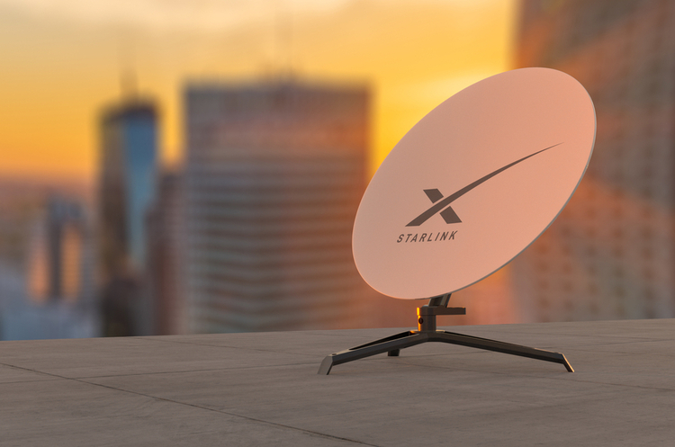 Україна отримає тисячі Starlink від SpaceX Ілона Маска