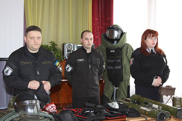 Поліцейські розповіли про права та обов`язки дітям з Вінницького реабілітаційного центру