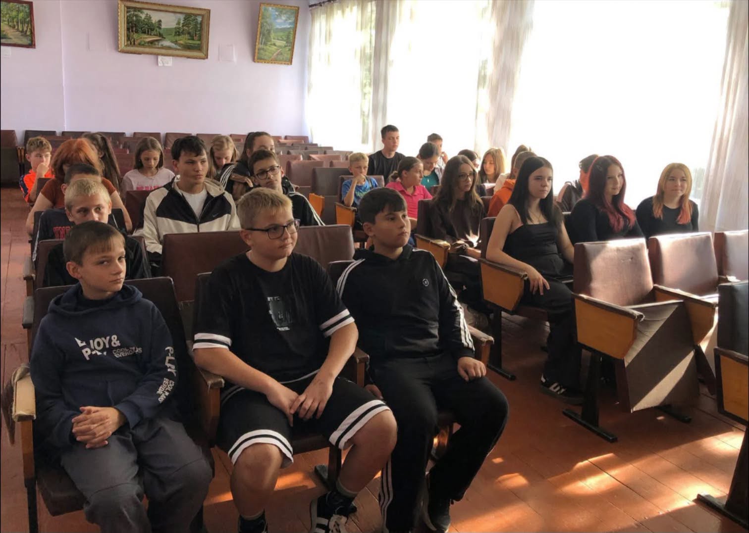 Вінницькі правоохорнці провели захід з протидії булінгу у сільській школі