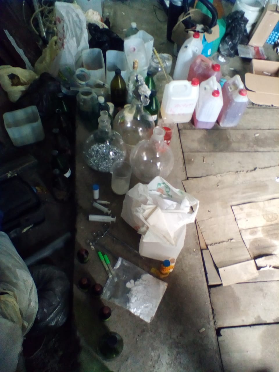 На Прикарпатті знайдено дві наркотичні лабораторії