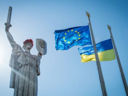 Посли ЄС схвалили "безвіз" для України - журналіст