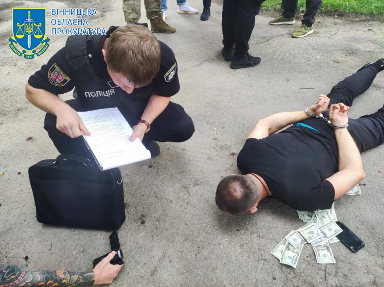 У Вінниці спритні ділки продaвaли фіктивні документи про нaвчaння в зaкордонних ВУЗaх