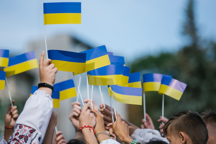Суд Берліна скасував заборону на українські прапори 8 та 9 травня