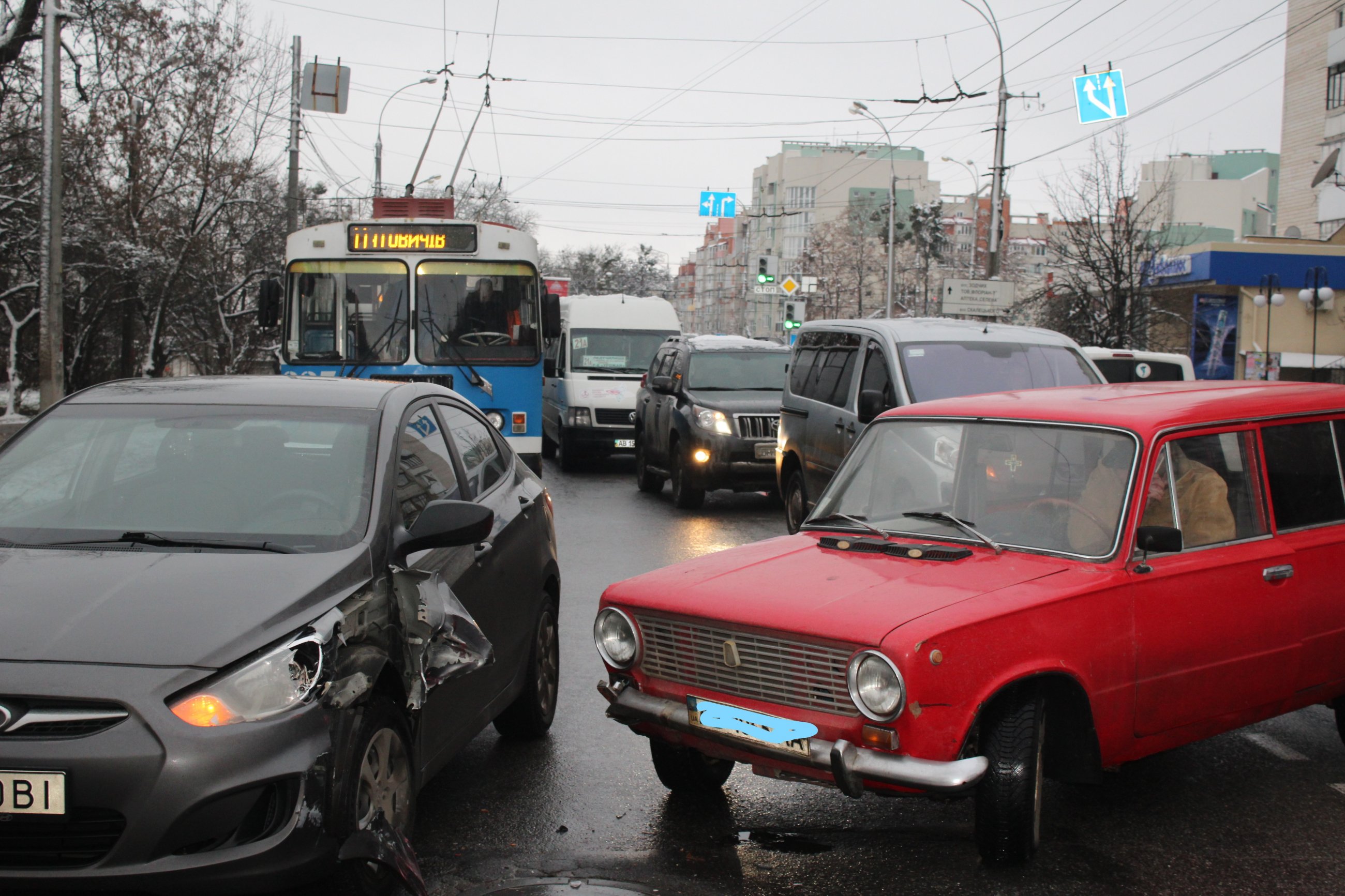 У Вінниці через ДТП утворився кілометровий затор (Фото)