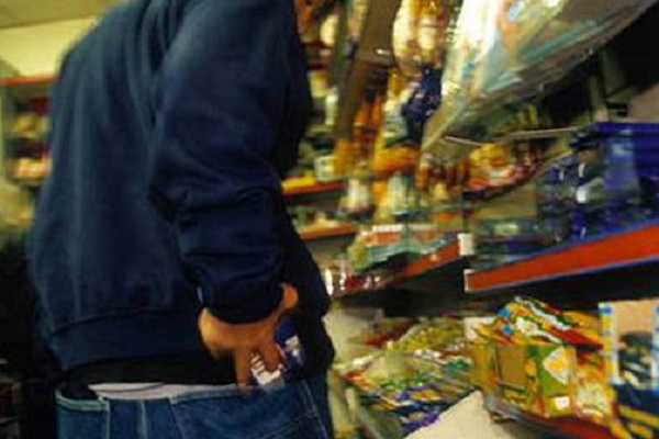 На Вінниччині чоловік тричі обікрав супермаркет