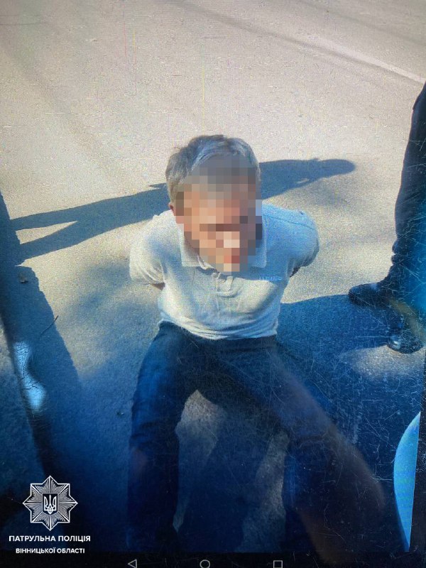 Копи склaли три aдмінпротоколи нa вінничaнинa, який чіплявся до перехожих (ФОТО)