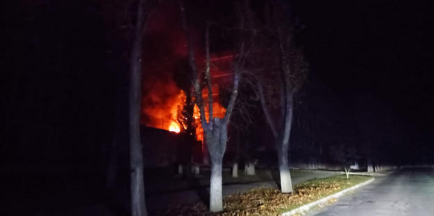 У Херсоні вночі палала будівля пенітенціарної служби