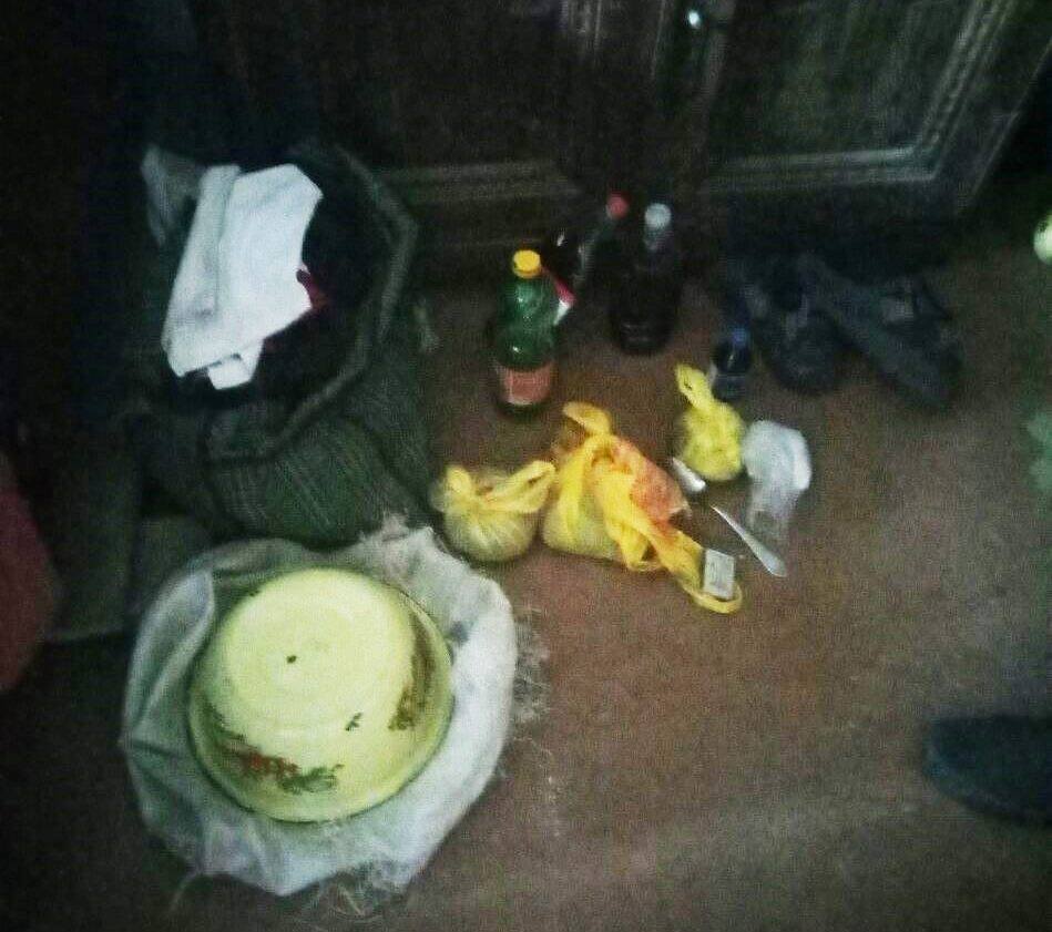 На Вінниччині чоловік в будинку товариша виготовляв опій