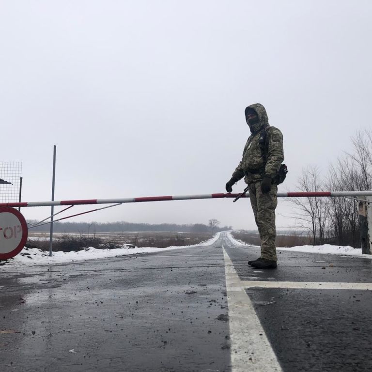 Україна скасувала штрафи за виїзд з ОРДЛО через Росію