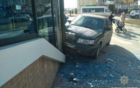 Вінницький водій, що заїхав в магазин був під наркотиками