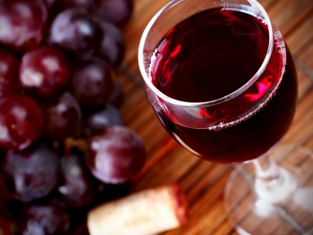 Червоне вино захищає жінок від серцевої аритмії - учені