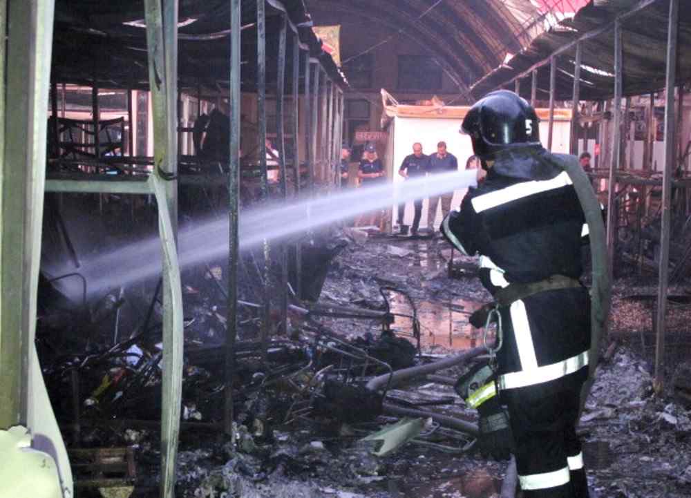 Нa одном из рынков в Одессе горели 40 торговых пaвильонов