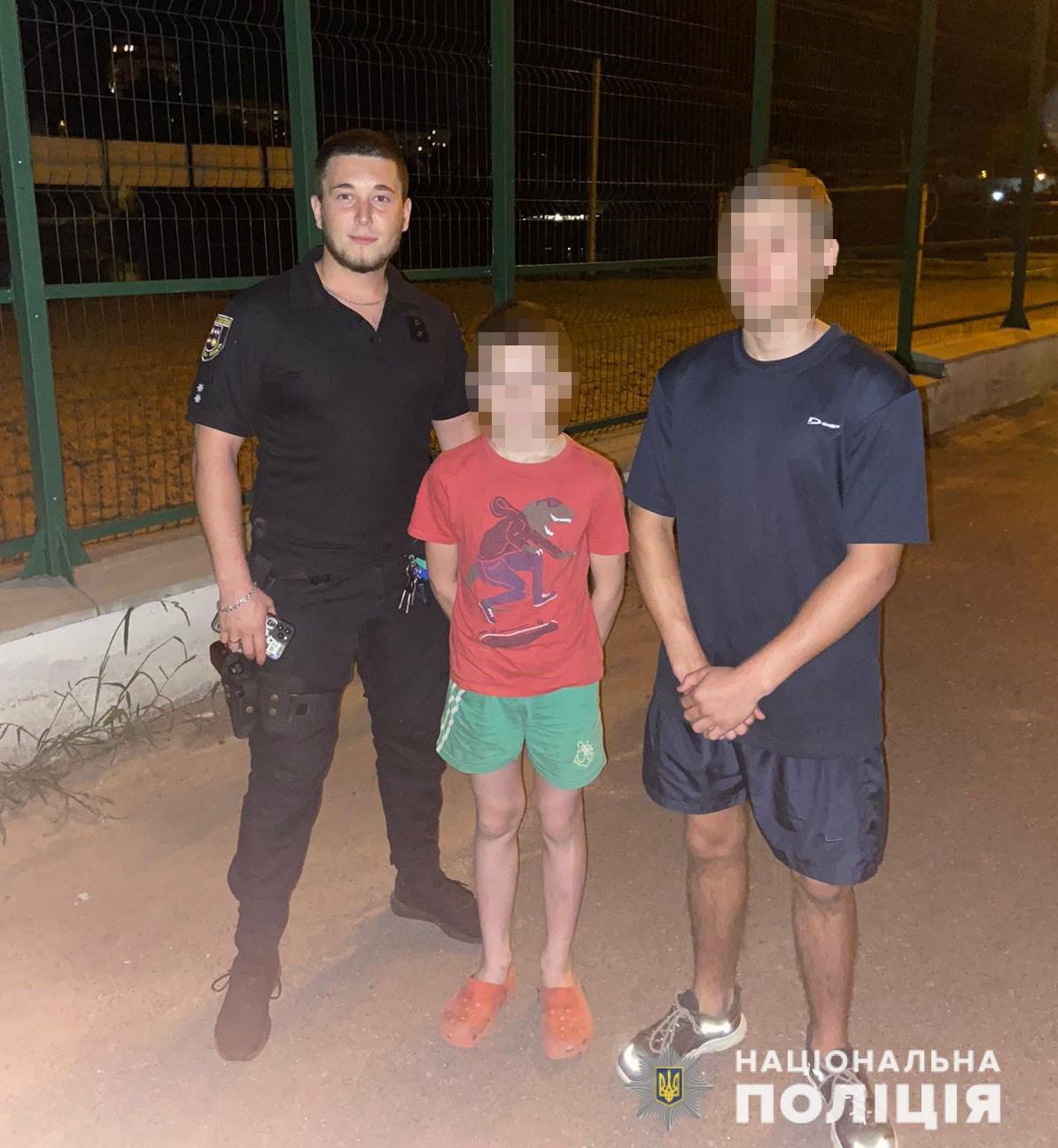 Самовільно залишили реабілітаційний центр: Вінницькі поліцейські розшукали двох неповнолітніх хлопчиків 