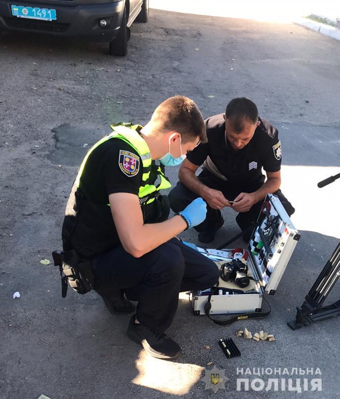 На Вінниччині поліцейські затримали двох «зірок» Іnstagram, які перекрили залізничний переїзд та стріляли по потягу 