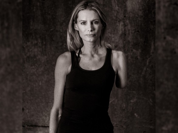 Актриса, яка втратила руку на зйомках "Оселі зла", вимагає 2,7 млн доларів компенсації