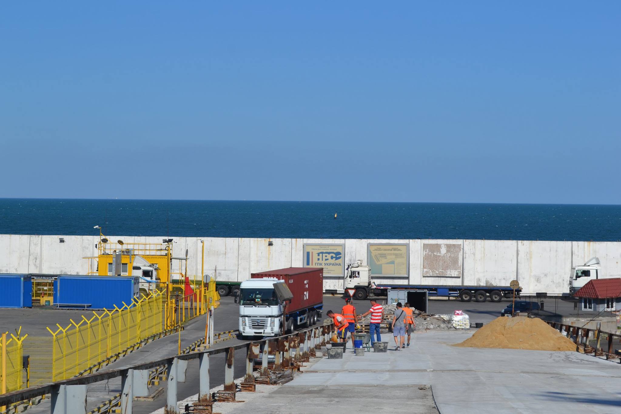 В Одесском порту возобновили работы по реконструкции эстакады
