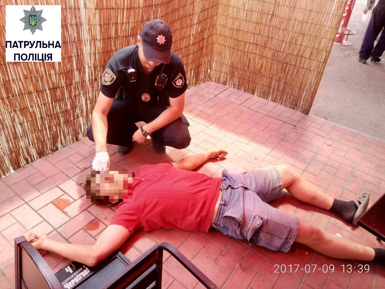 На одній з вінницьких заправок втратив свідомість молодий чоловік