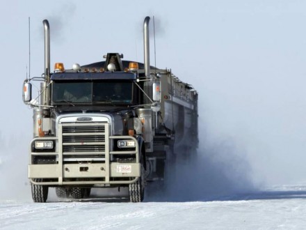 На Вінниччині обмежили рух вантажного транспорту через снігові замети та ожеледь