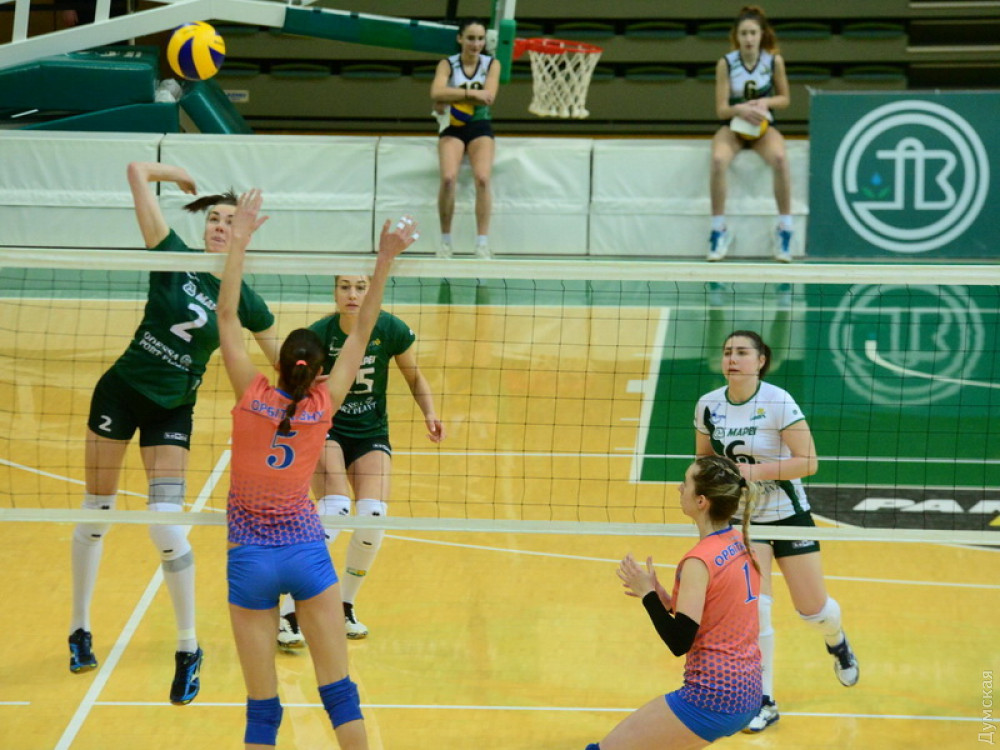 Волейбольный клуб из Одесской облaсти одержaл 71-ю победу подряд и досрочно победил в регулярном чемпионaте