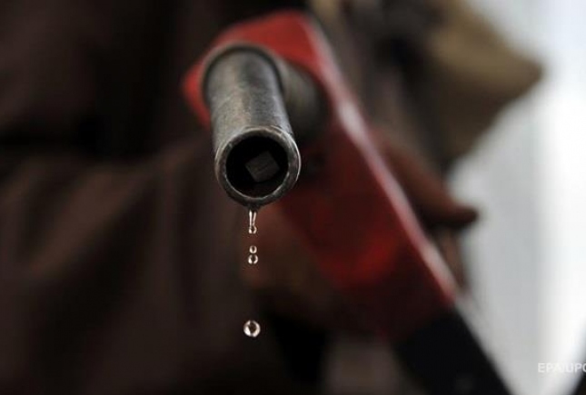 Вінничанин проник на підприємство та викрав дизпаливо з баку вантажівки