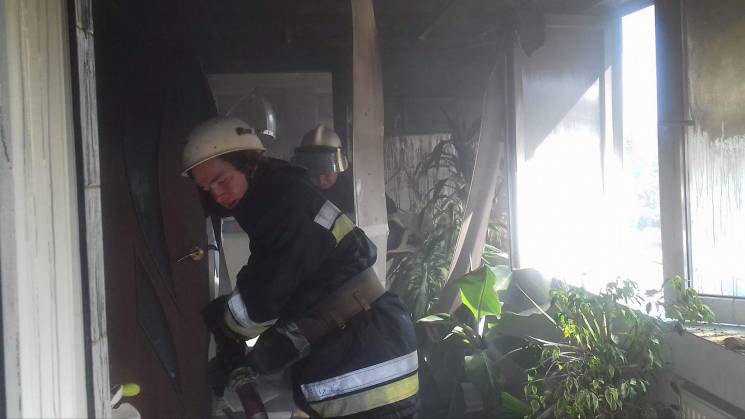 На Вінниччині спалахнув будинок: загорілась проводка