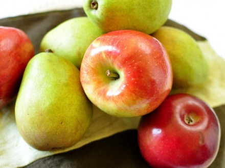 Україна у січні-березні збільшила експорт яблук, груш та айви на 80%